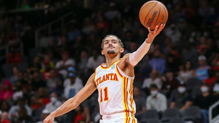 trae-young-hawks-layup